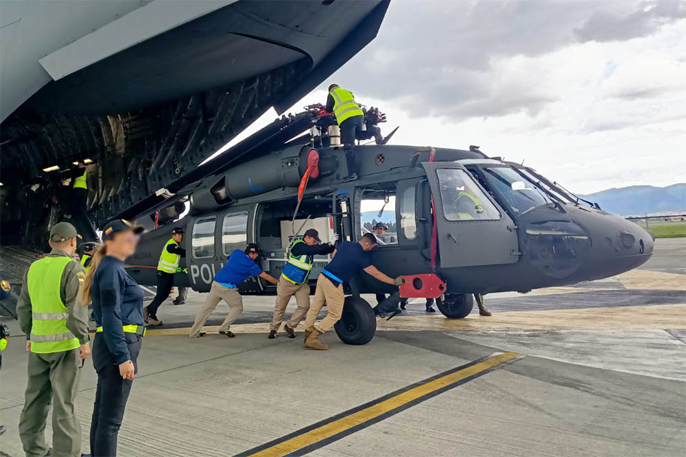 Colombia recibió tres nuevos helicópteros UH-60A Black Hawk donados por Estados Unidos
