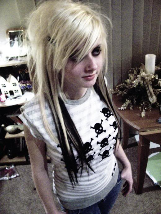 emo hairstyles long hair. Emo Haircuts For Girls With