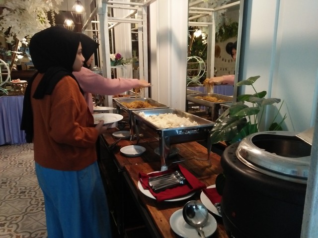 Menikmati Sarapan di Omah Kebon Café ‘Rekomendasi  Hotel di Jombang’