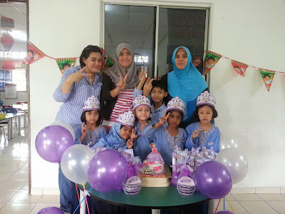 celebrate birthday iris 5 tahun di tadika 7