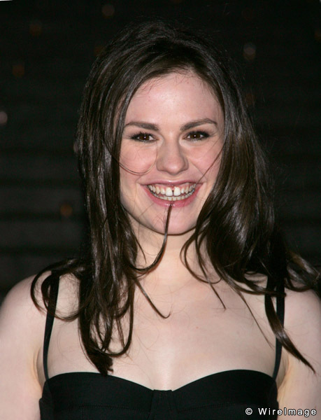Anna Paquin is very well known for having extremely gap teeth 
