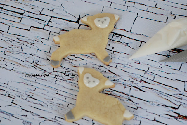 buttercream lamb sugar cookies by Sweet Jenny Belle