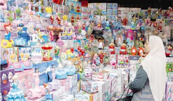 الأسعار من 10 جنيهات لـ10 آلاف.. إقبال كبير على فوانيس رمضان في أسواق القاهرة (صور)