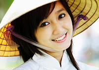 Vietnamese girl with a beautifull smile