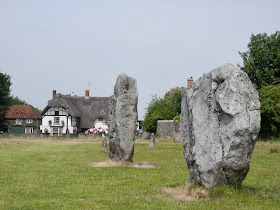 By E.V.Pita (2013) Avebury, stone circle and megalithic sanctuary  (UK) / Por E.V.Pita (2013) Avebury (UK), círculo de piedra y santuario megalítico