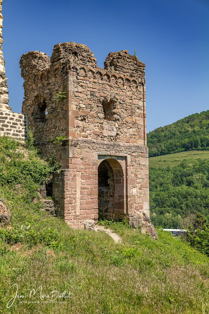 Château du Hugstein — Tour porte du 15e s.