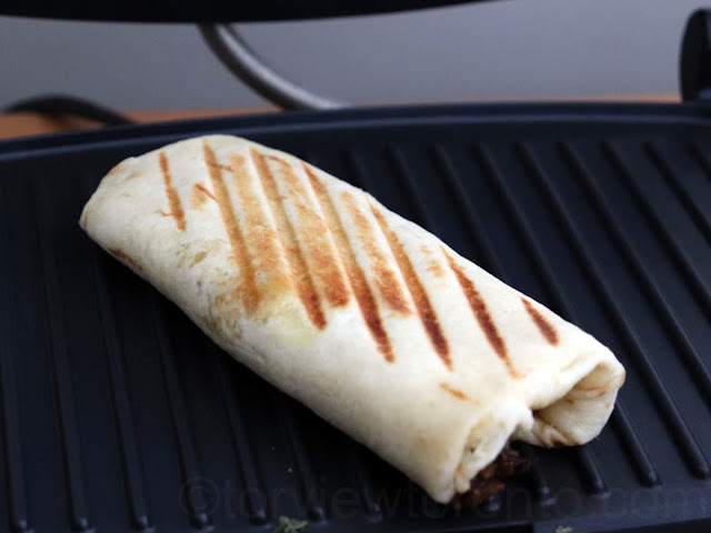 beef hummus wrap