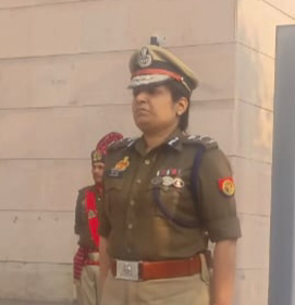 गौतमबुद्ध नगर पुलिस कमिश्नर लक्ष्मी सिंह का पहला एक्शन, एक सब इंस्पेक्टर को तत्काल किया सस्पेंड