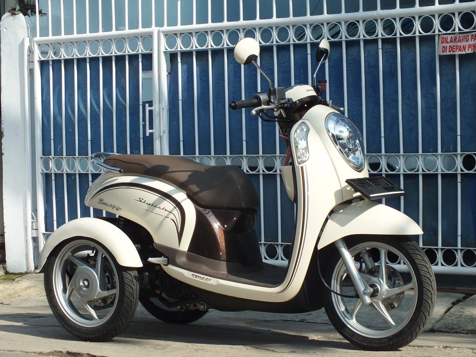 Oracle Modification Concept HONDA SCOOPY FI Modifikasi Roda 3