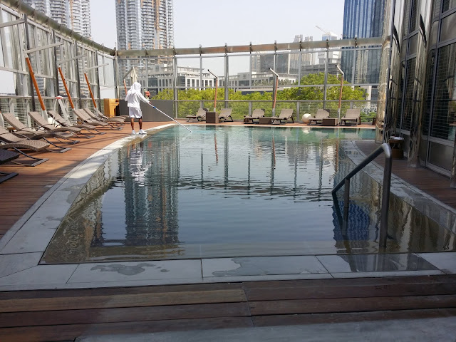 swimming pool contractors in dubai