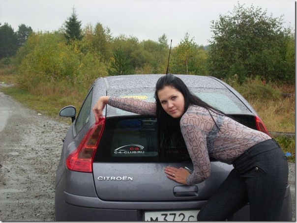Lindas mulheres russas com carros (18)