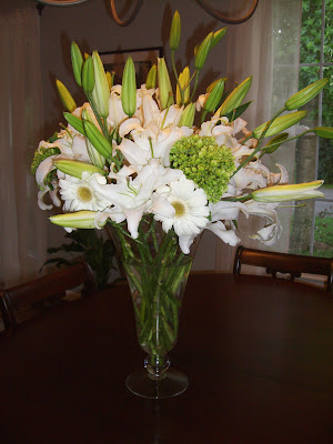 Here 39s a look at the flowers I arranged for the centerpiece of the buffet