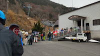 20230218 箱館山8時過ぎのゴンドラ行列の写真