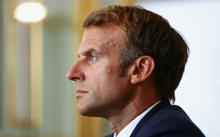 le profil de médaille d'Emmanuel Macron