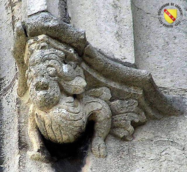 SAINT-NICOLAS-DE-PORT (54) - Basilique Saint-Nicolas (Extérieur - Culots sculptés)