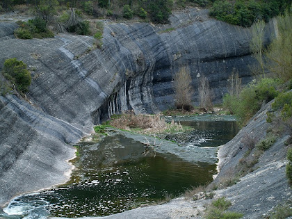 Impressionant gorg enmig dels conglomerats a la zona dels Gorgs Blaus