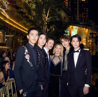Dylan Wang with his friends & co-actors