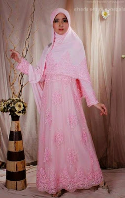 baju pengantin muslim warna pink, moslem pink wedding dress, pink moslem wedding dress, gaun pengantin muslimah modern warna pink, dress pengantin muslimah warna merah muda, contoh model baju pernikahan wanita muslimah warna pink terbaru 2015, koleksi baju pernikahan muslim warna merah mudah terbaik 2015, kumpulan gaun pengantin wanita muslimah warna merah muda modern Terkini, Foto Gaun Pernikahan Kebaya Muslim Warna Pink Masa Kini, Gambar Dress Pernikahan Muslimah Modern Elegan