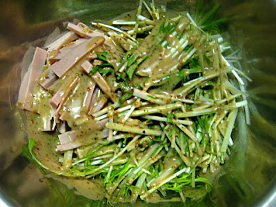 水菜サラダ作り