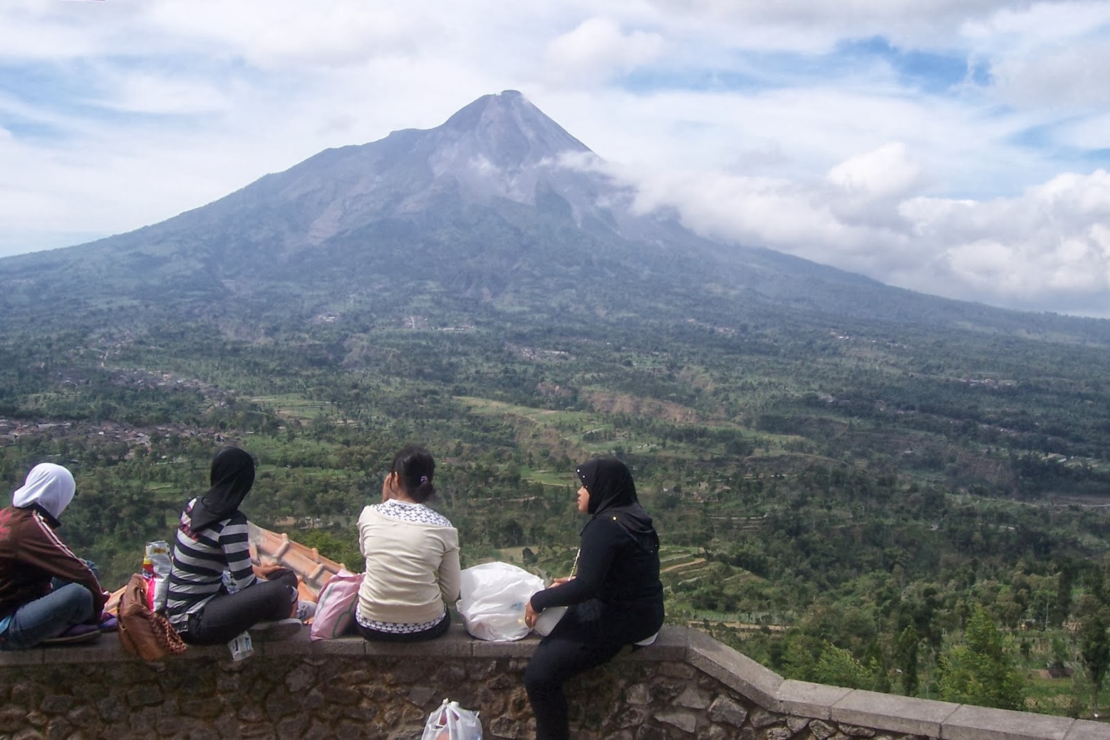 Ketep Pas Magelang – Arena Wisata Tour and Travel Terpercaya