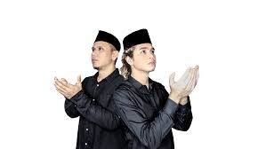 Sang Pemuja - Dul Jaelani Ft. Fadly Padi