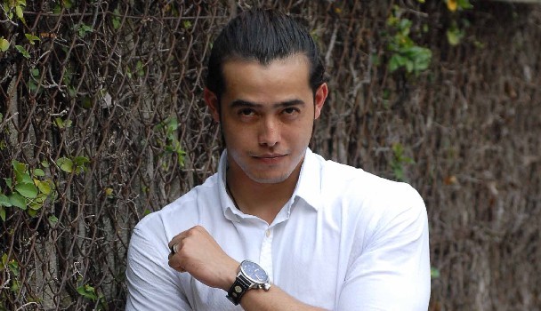 Zul Ariffin Mengaku Cintakan Gayatri Su-Lin Pillai - Gosip 