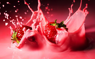 Strawberries Pink Juice Splash Photo HD Wallpaper