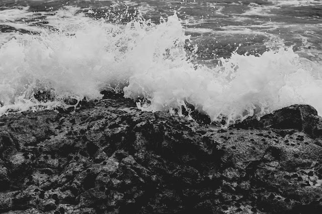 White water on lava rocks