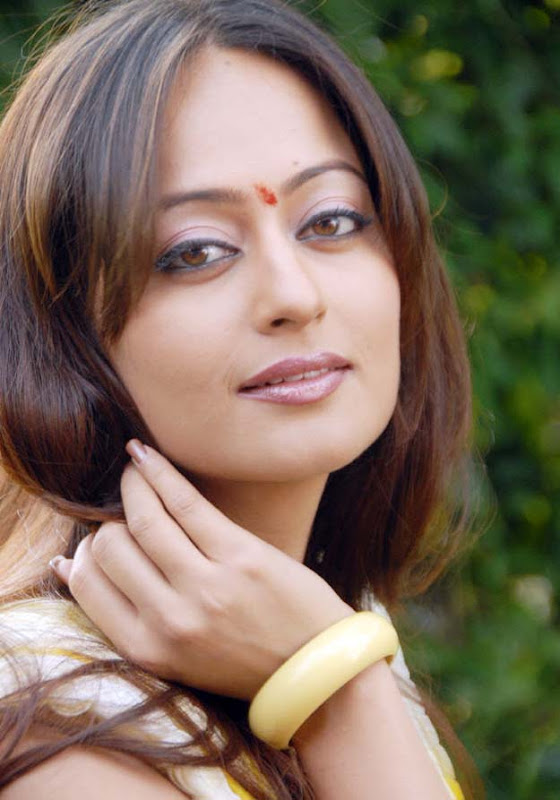 Actress Kaveri Jha Photo Stills hot images