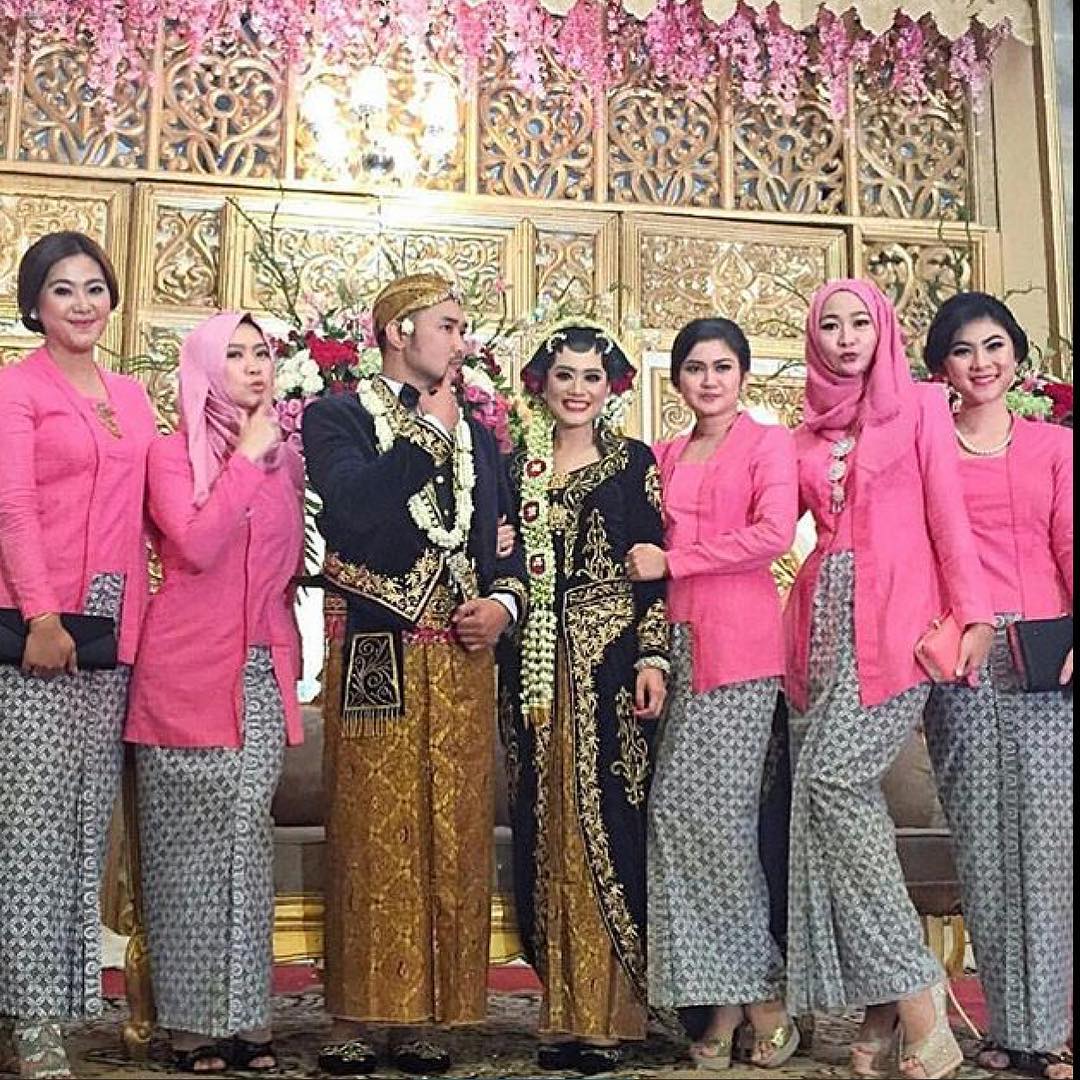 Kumpulan Gambar Model Baju Kebaya Batik Gaun Pesta Modern Kumpulan Gambar Model Baju Kebaya Batik Gaun Pesta Modern
