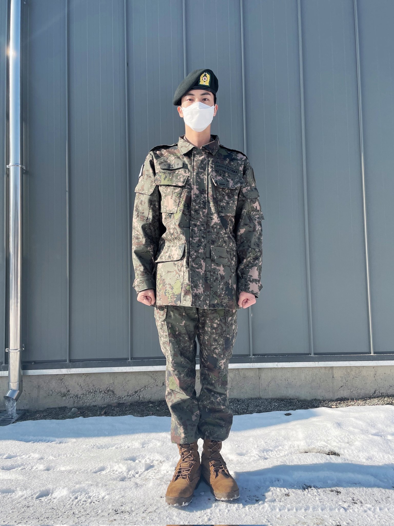 Jin de BTS terminó su entrenamiento básico en el Servicio Militar