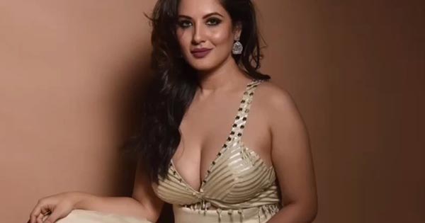 puja banerjee cleavage busty indian tv actress