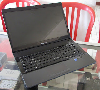 Jual Laptop Gaming Samsung NP300EAX Core i3 NVIDIA Bekas
