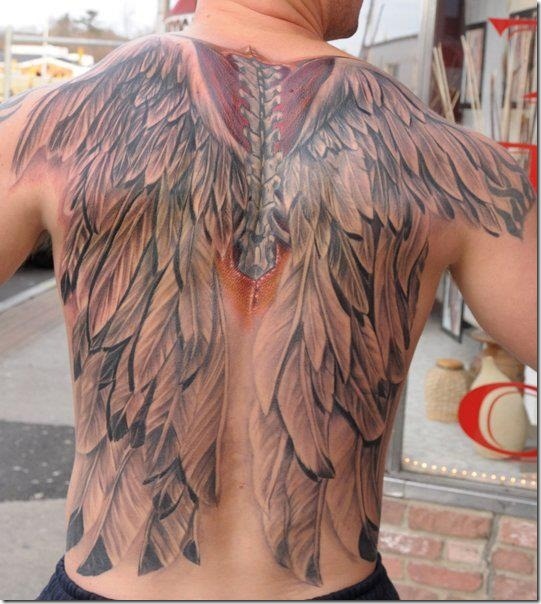 le_rouge_et_le_noir_des_ailes_dange_conception_de_tatouage