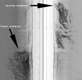 Imagen real del sonar con las dos anomalías en el fondo del Mar Báltico