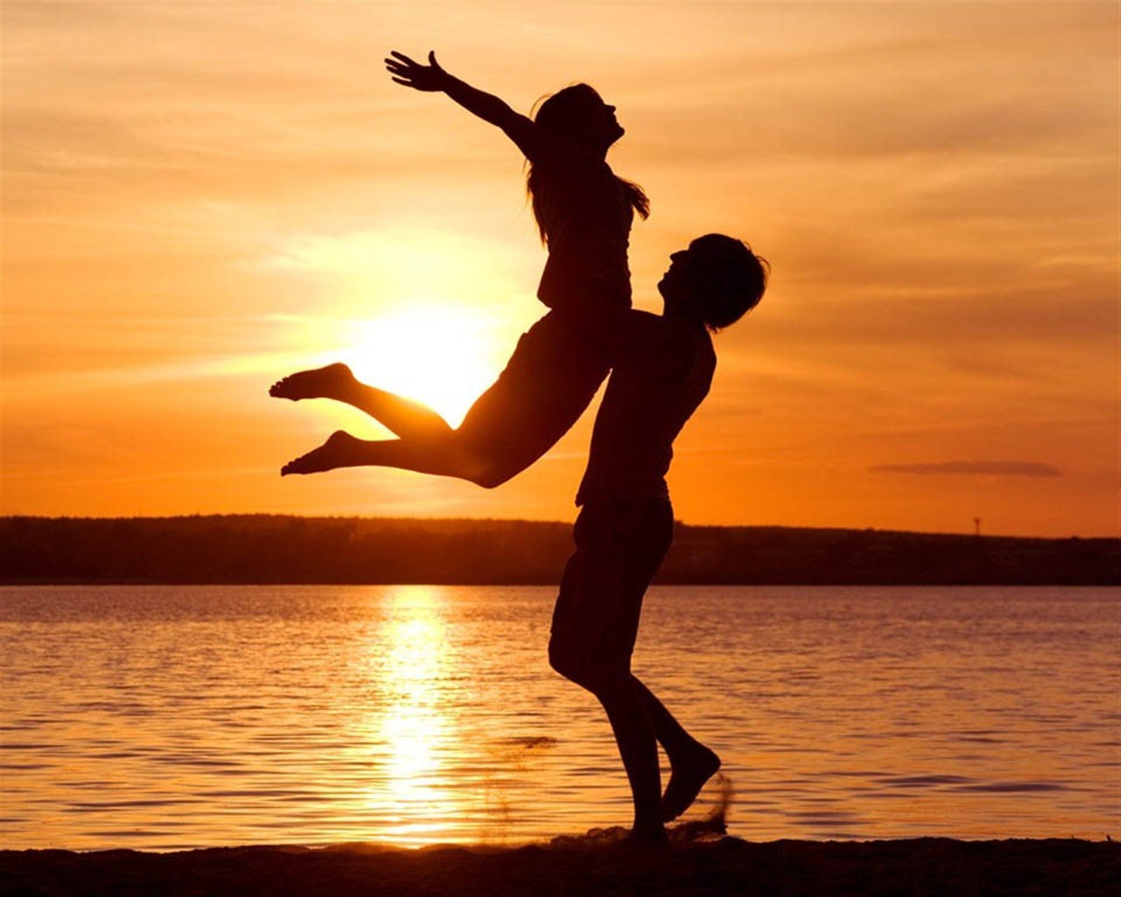 20 HD WALPAPER ROMANTIS DENGAN BACKGROUND SUNSET GUDANGNYA