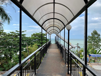 The overhead bridge brings guests to Miami beach