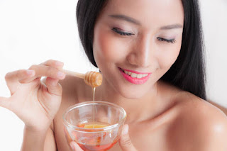 3-benefits-of-honey-for-nourishing-your-skin-and-face