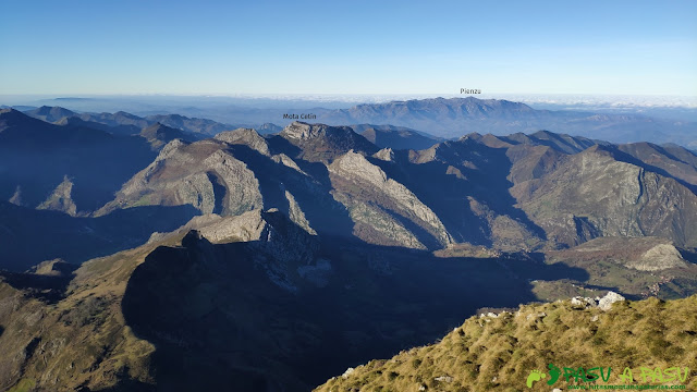 Vista hacia el Pienzu desde el Pico Pierzu