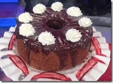 Chiffon cake al cacao con glassa al cioccolato
