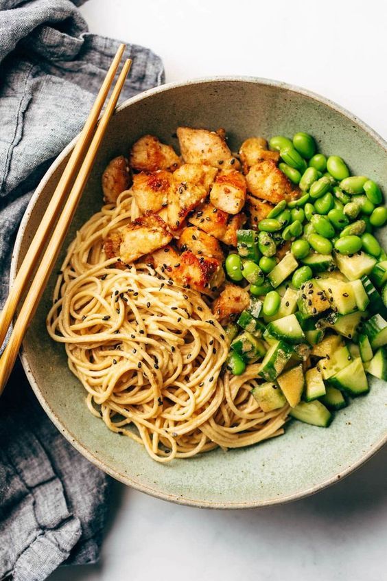 Meal Prep Sesame Noodle Bowls! Fork-twirly noodles, an easy creamy sesame sauce, perfect browned chicken, and all the veg. YUM.