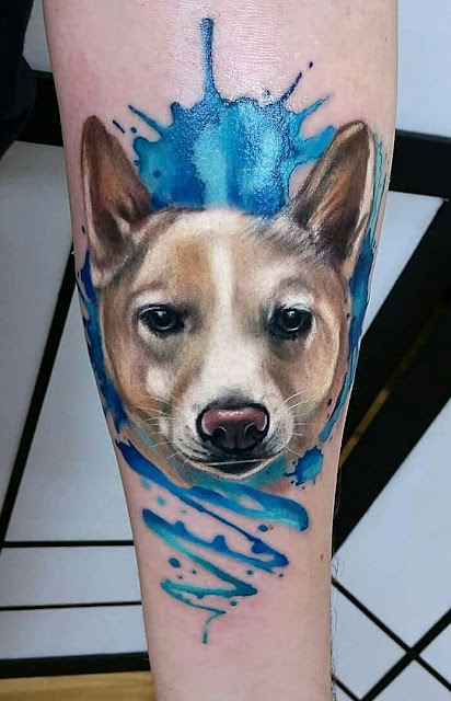 tatuagens femininas de cachorros