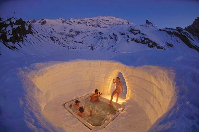7.) This looks like an awesome vacation spot. A hot tub inside of a roofless igloo seems like a pretty good place to relax. - These Are 13 Of The Coolest Igloos From Around The World