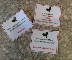 DIY make your own Christmas crackers tutorial from dovecottageblog.com