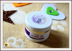Review of best natural face pack from Aroma Essentials, Saffron face mask for dry skin on NBAM blog