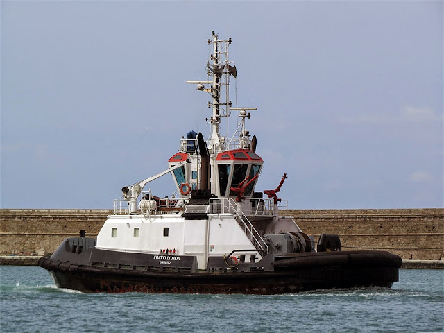 Rimorchiatore Fratelli Neri, IMO 9393125, porto di Livorno