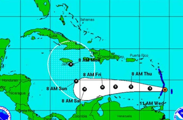 tormenta-tropical-matthew-se-desplaza-frente-costas-venezolanas