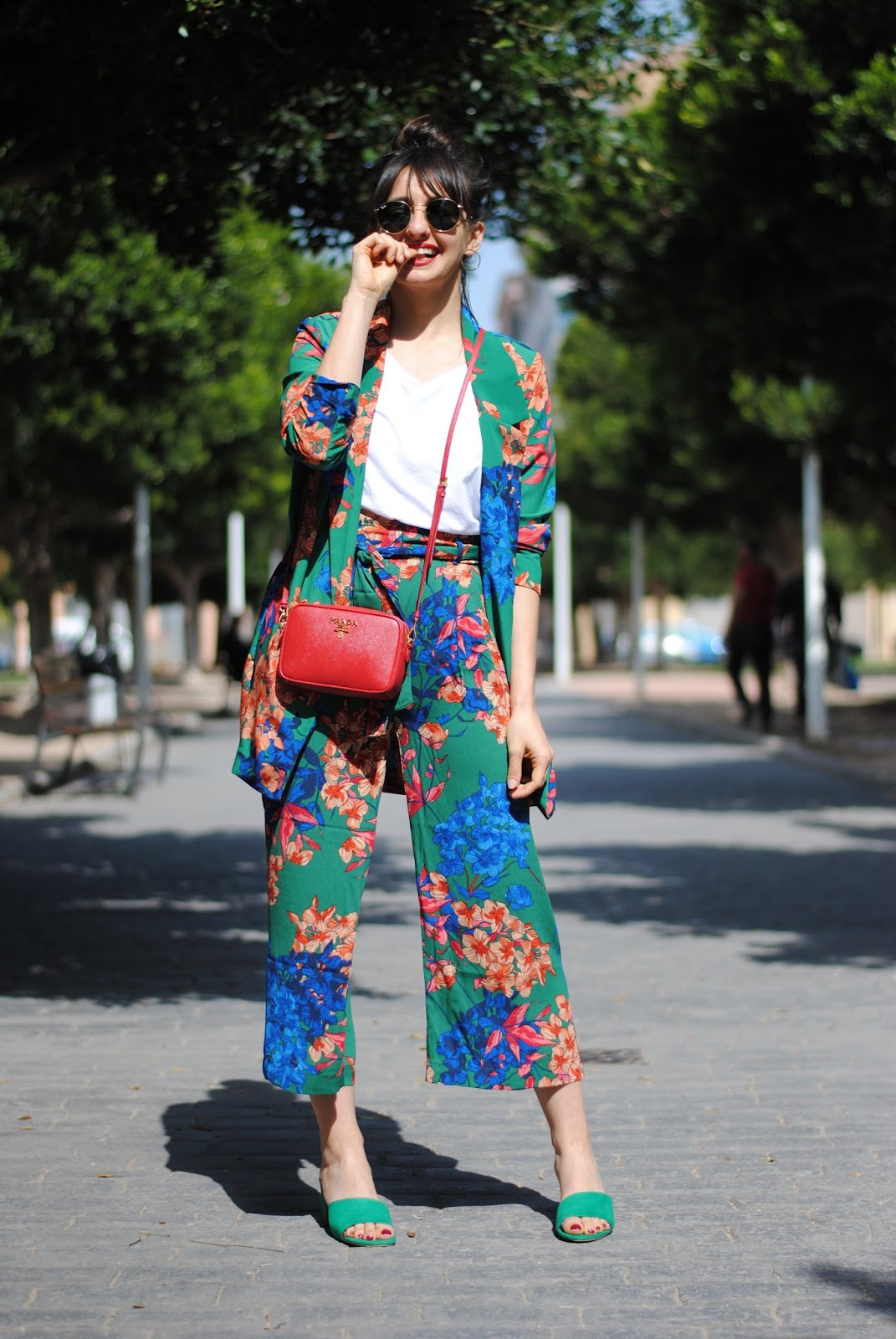 look traje flores