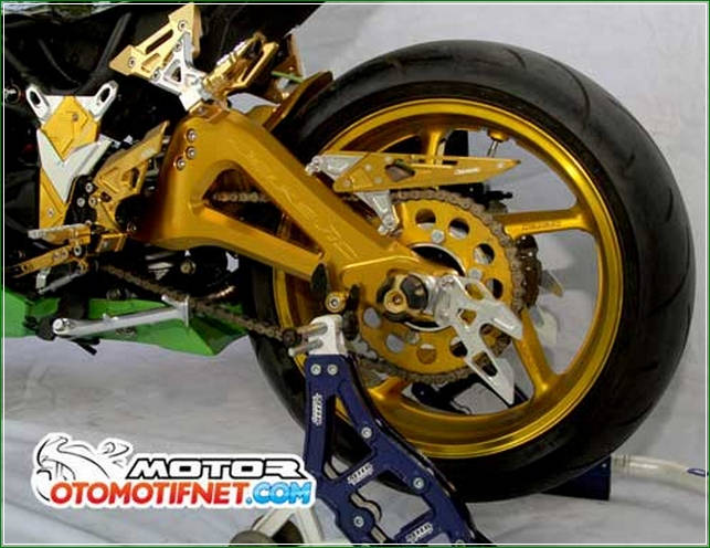 Swing Arm Dari Delkevic - Cara Melakukan Modifikasi Kawasaki Ninja RR Mono Gaya Moge Sport Yang Simpel Tanpa Menunggu Lama