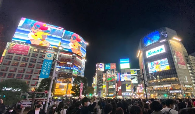 Batalla final entre Ash y León vista en Shibuya
